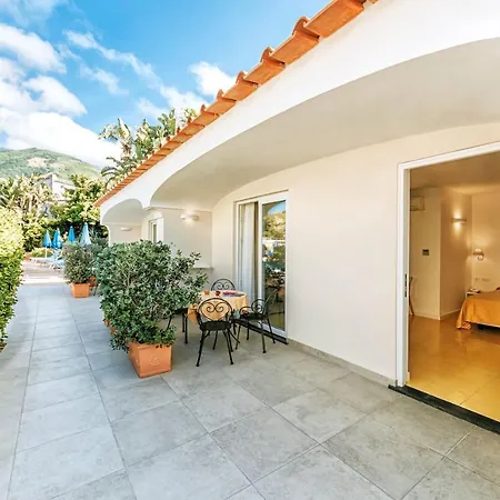 Hotell Le Canne Family & 3*