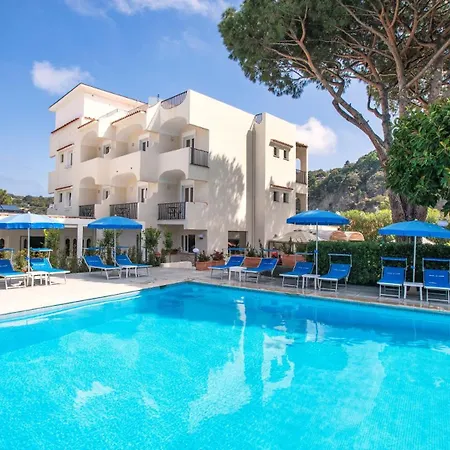 Le Canne Family & Hotell