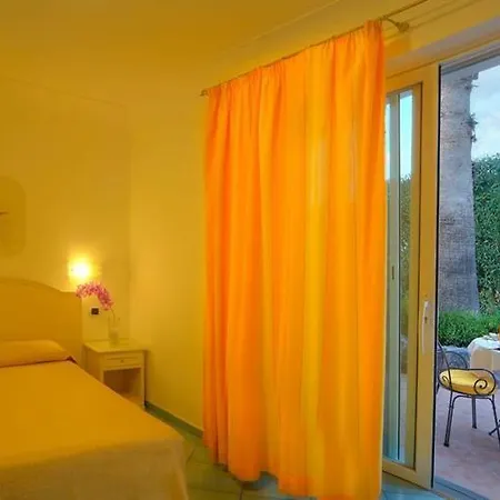 Le Canne Family & Hotell